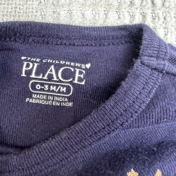 ⭐️2/$20 Children’s Place | size 0-3m EUC sparkling ✨ star print set. - Picture 3 of 4